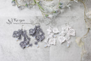 小花のフリンジピアス